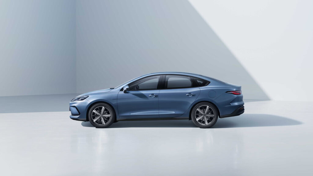 BYD Seal 5 DM-i – exteriér, z levé strany