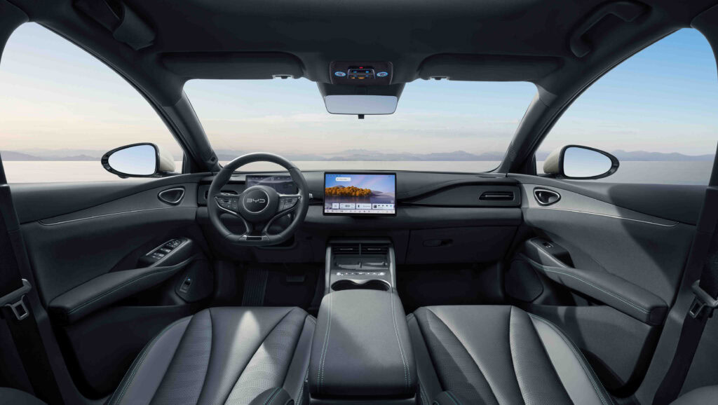 BYD Seal 6 DM-i Touring – interiér, barva Black