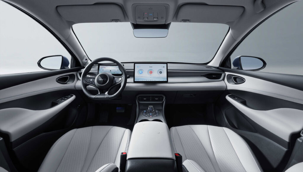 BYD Seal 5 DM-i – interiér, barva Time Grey, zezadu