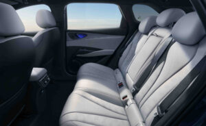BYD Seal 6 DM-i Touring – interiér, barva Black
