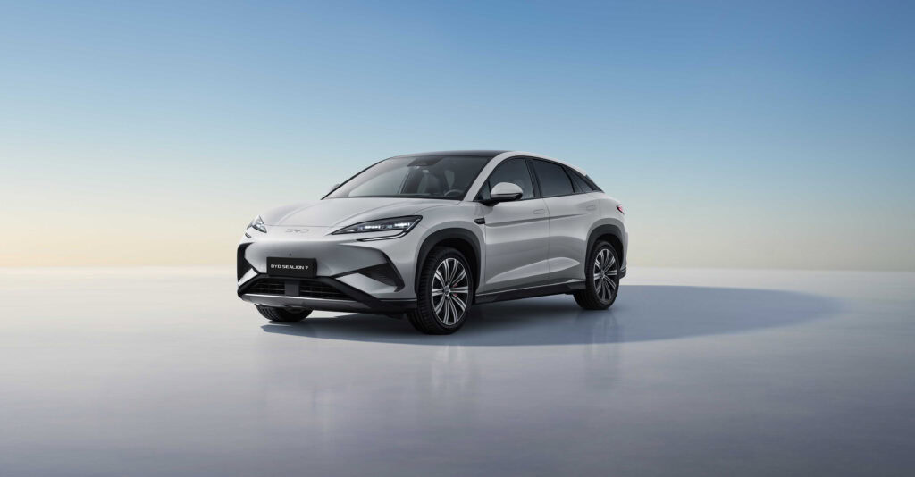 BYD Sealion 7 – pohled zepředu zleva