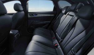 BYD Seal 6 DM-i Touring – interiér, barva Black
